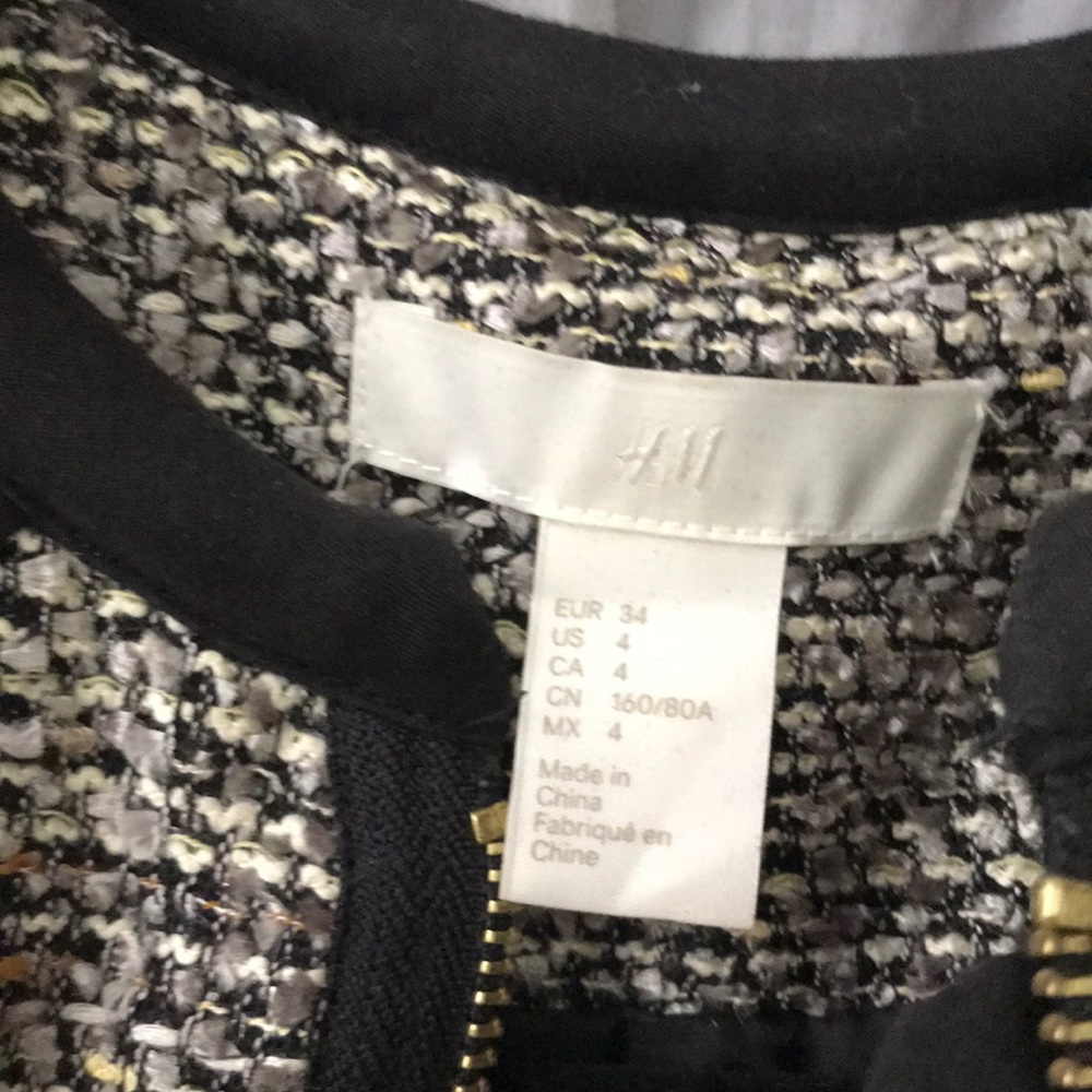 H&M Blazer - Picture 2 of 4